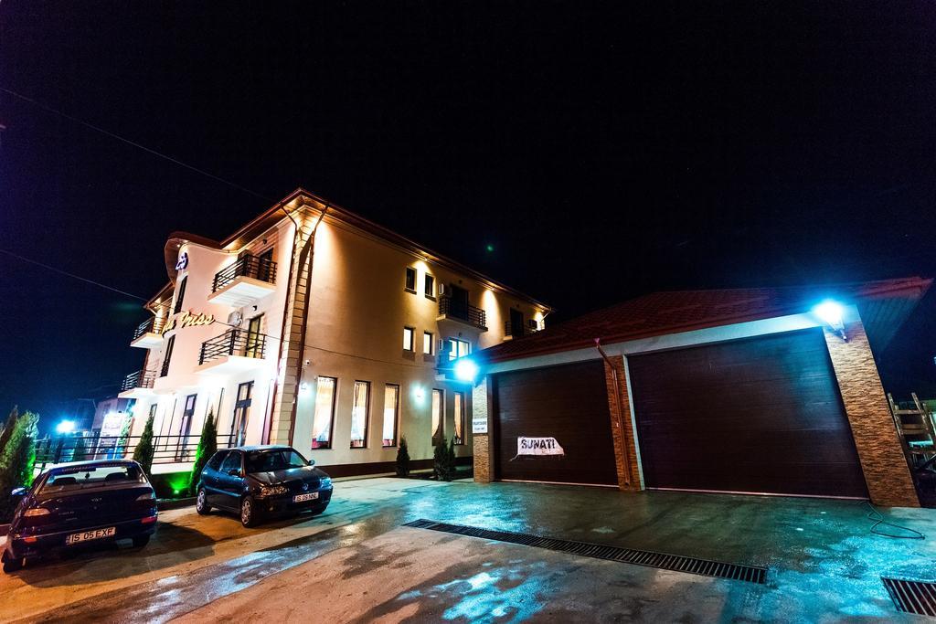 Pensiunea Iriss Valea Lupului  Exteriör bild